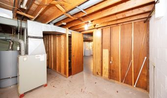 1031 N Maple Rd, Ann Arbor, MI 48103