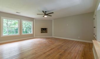575 North St, Agawam, MA 01030