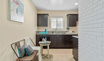 2118 W Crestwood Ln, Anaheim, CA 92804