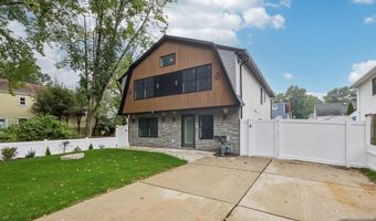 14 Redwood St, Bergenfield, NJ 07621