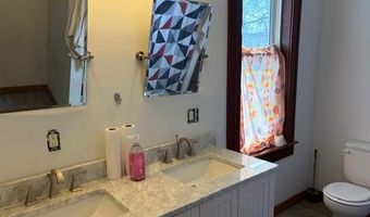401 N 9th St, Atchison, KS 66002