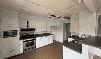 2-4 Elmwood St, Amesbury, MA 01913