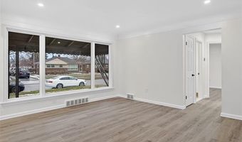 8664 Louise Ave, Allen Park, MI 48101