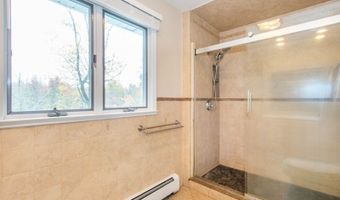 312 Mountainside Dr, Alloway, NJ 07422