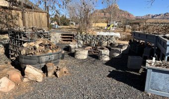 893 Foothill Dr, Apple Valley, UT 84737
