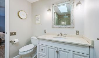 87 Nipmuc Trl B, North Providence, RI 02904