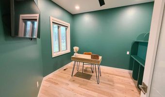 1002 Abby Rd, Alton, IA 51003