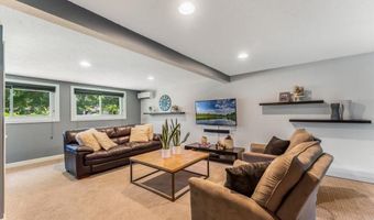 1308 Geneva Dr, Alexandria, MN 56308