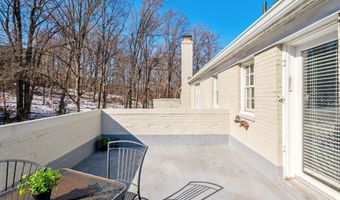 706 S ARLINGTON MILL Dr 18302, Arlington, VA 22204