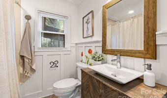 2220 Arnold Dr, Charlotte, NC 28205