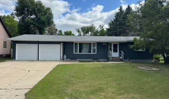 415 10th St W, Bottineau, ND 58318