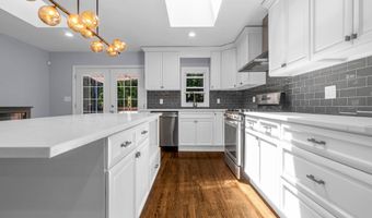 46 W 43RD St, Bayonne, NJ 07002