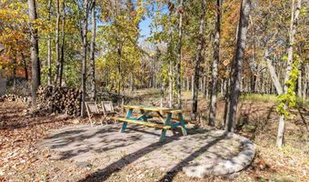 11 HILLTOP Ct, Appleton, WI 54914