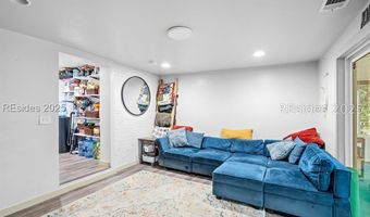 8 Billy Hill Rd, Beaufort, SC 29906