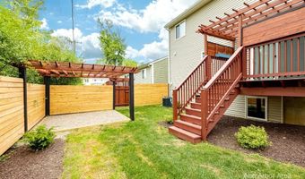 2 Maple Village Ct, Ann Arbor, MI 48103