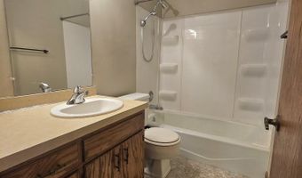 1403 S Lloyd St, Aberdeen, SD 57401