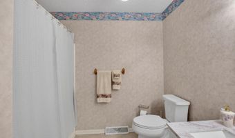 414 Holly Hills Dr, Altavista, VA 24517