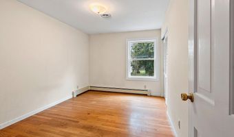 1909 N NICHOLAS St, Appleton, WI 54914