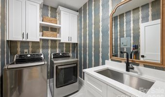 3224 E Ford Rd, Charlotte, NC 28205