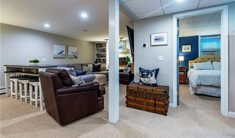 155 Oakdale Rd, North Kingstown, RI 02852