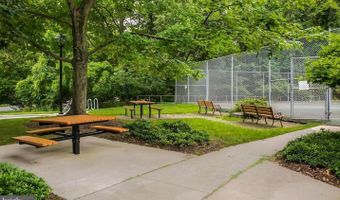 10607 MONTROSE Ave M-202, Bethesda, MD 20814