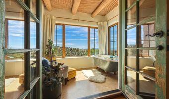 30 Camino Sanador, Santa Fe, NM 87505