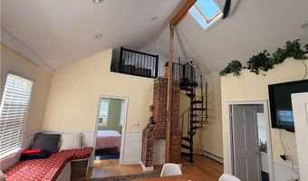 25 Marsh St, Newport, RI 02840