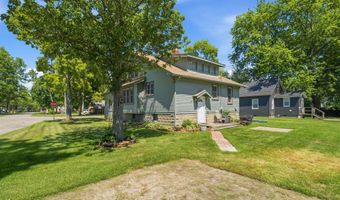 729 Smith St, Algonac, MI 48001