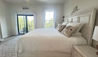124 Court St 303, Bay St. Louis, MS 39520