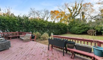 55 Robbins Ave, Amityville, NY 11701