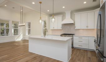 15 Woods Ln, Beaufort, SC 29907