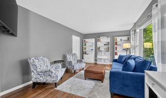 2731 Valley Dr, Ann Arbor, MI 48103