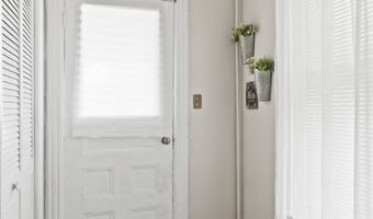 16 Lincoln Ave, Amsterdam, NY 12010