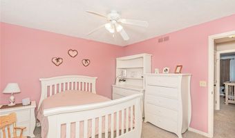 565 Walnut Ridge Trl, Aurora, OH 44202