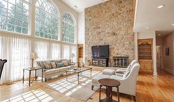 1487 Shelburne Ct, Allentown, PA 18104