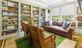 128 4th St, Apalachicola, FL 32320