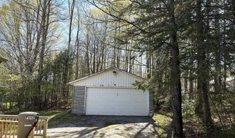 7892 OLD 101 Rd, Armstrong Creek, WI 54103