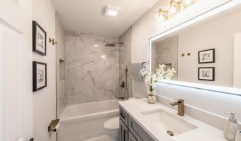 719 Webster St, Algonquin, IL 60102