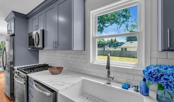 168 Leonardville Rd, Belford, NJ 07718