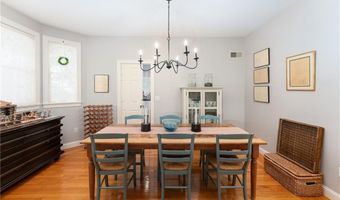 167 Meadow Ln, Middletown, RI 02842