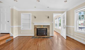 4705 22ND St N, Arlington, VA 22207