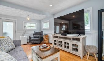5 Harding St, Coventry, RI 02816