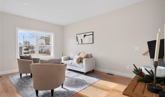 39 Winsor St, East Providence, RI 02914