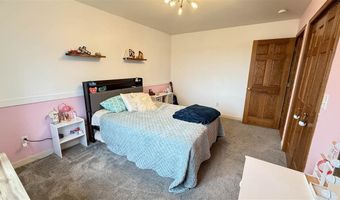 1049 Vine Ave, Riverside, IA 52327