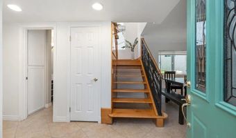 2843 Unicornio St B, Carlsbad, CA 92009