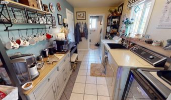 814 PARADISE Ln, Brookings, OR 97415