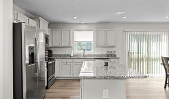 122 Eagle Cir, Amherst, OH 44001