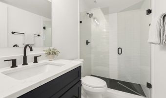 903 N Vail Ave, Arlington Heights, IL 60004