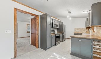 636 Dublin Dr, Andover, KS 67002