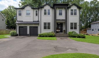 129 Magnolia Ln, Middletown, NJ 07748